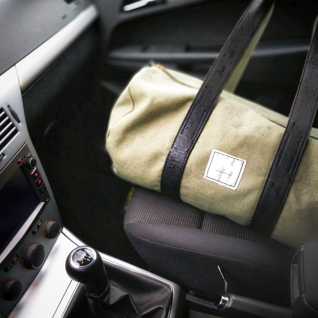 torba na sedežu avtomobila, wiz blog, Stvari, ki jih poleti ne bi nikoli smeli pustiti v avtu